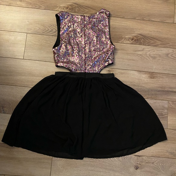 Sparkly pink and black dress - Picture 3 of 3